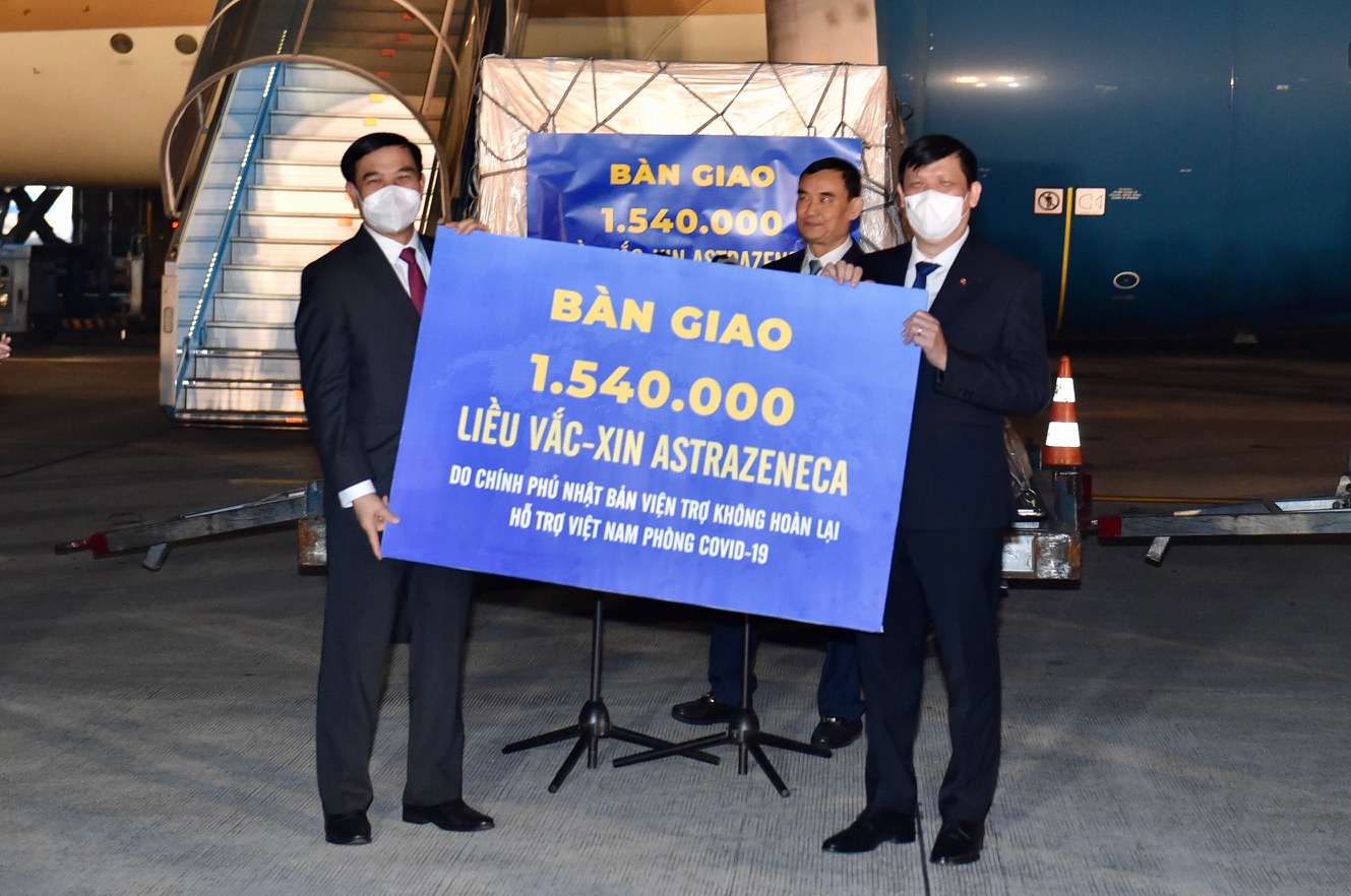 Vietnam receives over 1 5 million doses of AstraZeneca vaccine from Japan